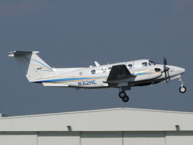 Beechcraft Super King Air 200 (N312ME)