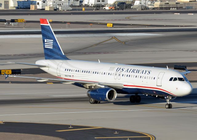 Airbus A320 (N667AW)