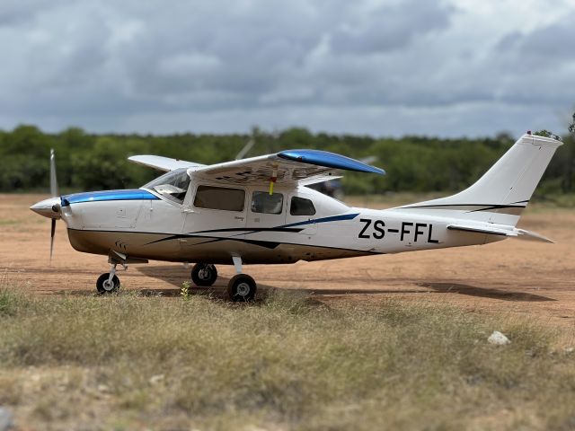 Cessna Centurion (ZS-FFL) - At Ingwelala, South Africa. 24 JAN 2022.