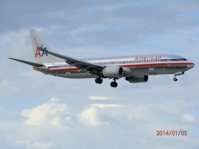 Boeing 737-800 (N902AN)