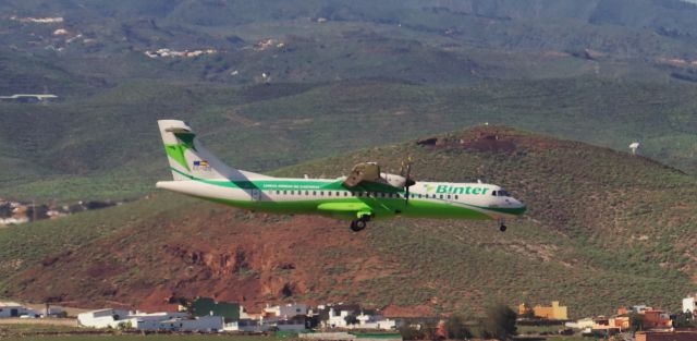 EC-IZO — - EC-IZO Binter Canarias ATR 72-212A “Gofio” LPA/GC Spotting