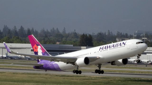 BOEING 767-300 (N588HA) - N588HA Hawaiian Airlines Boeing 767-300 - cn 33466 / ln 890br /First Flight * Oct 2002br /Age 12.5 Yearsbr /29-Apr-2015 B763/L San Jose Intl (KSJC) Honolulu Intl (PHNL) 09:05 PDT 11:16 HST