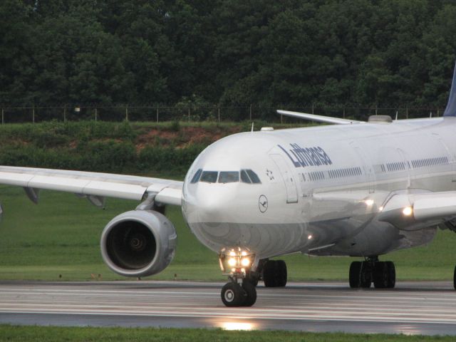 Airbus A340-600 (D-AIHO)