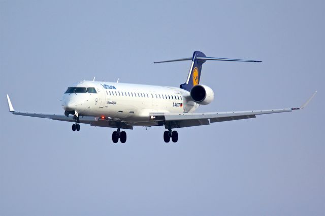 Embraer ERJ-190 (D-ACKF)