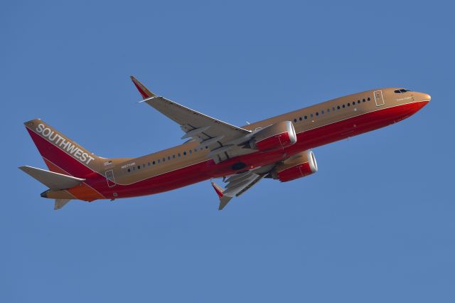 Boeing 737 MAX 8 (N871HK) - 23R 02-23-25