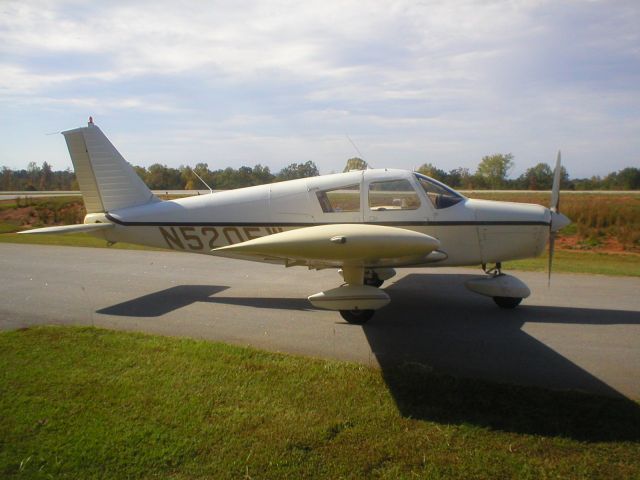 Piper Cherokee (N5205W)