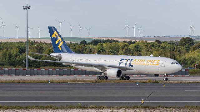 Airbus A330-200 (F-HFTL)
