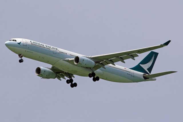 Airbus A330-300 (B-HLR)