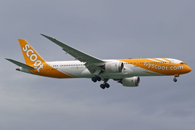 Boeing 787-9 Dreamliner (9V-OJF)