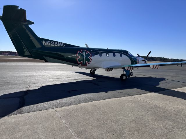 Pilatus PC-12 (N628MC) - LifeNet's Pilatus PC-12 getting ready for a MEDEVAC flight.