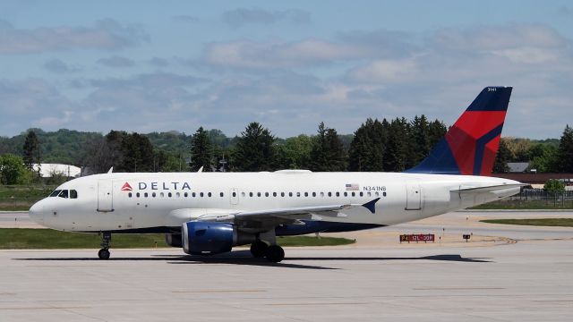Airbus A319 (N341NB)