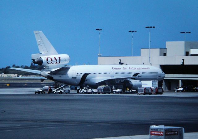 McDonnell Douglas DC-10 (N450AX) - PHNL - July 1998 back when this DC-10  used to haul passengers...now it is the big hero on wildland fires and now carries huge tanks of Phos Chek!