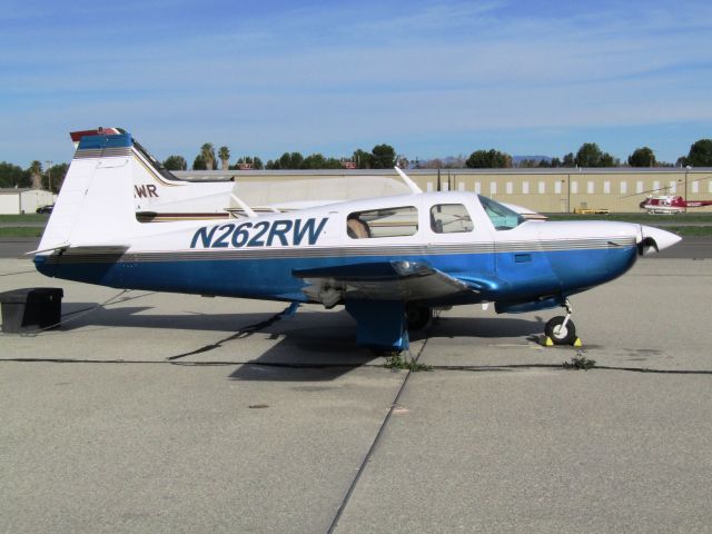 Mooney M-20 (N262RW) - On the ramp