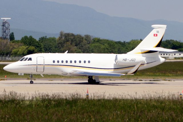 Dassault Falcon 2000 (HB-JGD) - Lining up to depart rwy 04 on 23-May-19 on a round trip to LFST.