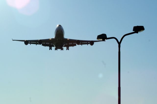 — — - Amsterdam, Schiphol