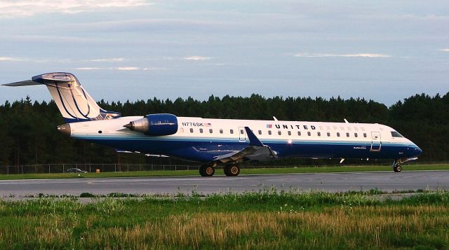 Canadair Regional Jet CRJ-700 (N776SK) - Awaiting clearance for the return flight to ORD/KORD.