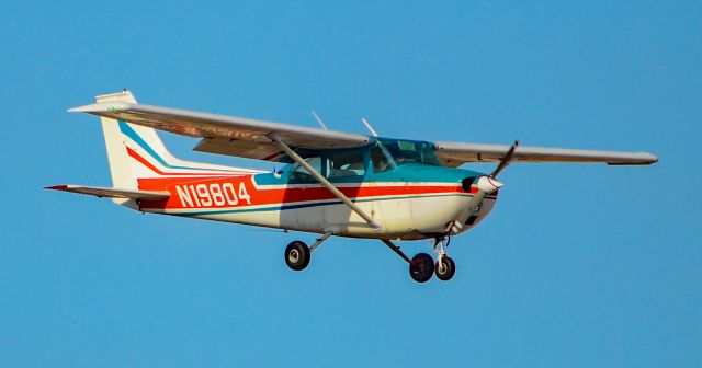 Cessna Skyhawk (N19804) - N19804 1972 CESSNA 172M Skyhawk s/n 17260767 - North Las Vegas Airport (IATA: VGT, ICAO: KVGT, FAA LID: VGT)br /Photo: Tomás Del Corobr /November 17, 2018