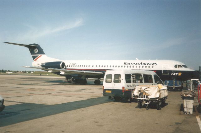 Fokker 100 (F-GIOD) - Seen here on 11-May-93.br /br /With TAT from Mar-91 to Mar-94 when it became D-ADFC then F-GNLI, I-GIOA, PH-DIM and HP-1763PST for Air Panama.
