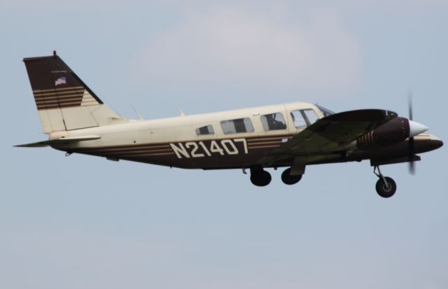 Piper Seneca (N21407)