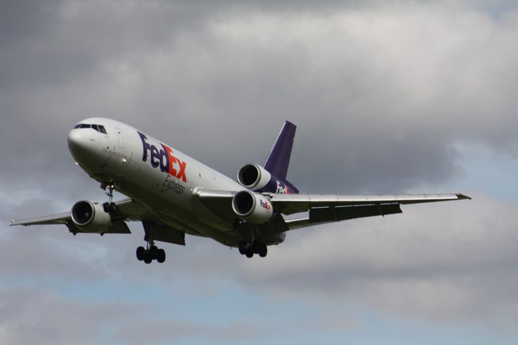 McDonnell Douglas DC-10 (N385FE)