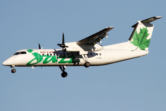 de Havilland Dash 8-300 (C-FTAK)