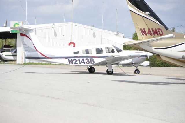 Piper Saratoga (N2143B)