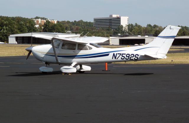 Cessna Skylane (N7592S) - A very good persional travel aircraft.