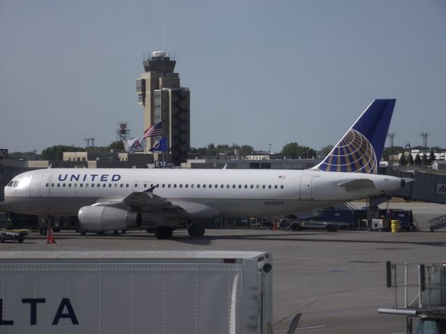 Airbus A320 (N438UA) - At MSP on Sept 25, 2012