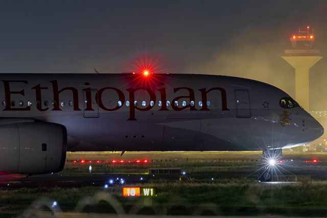 Airbus A350-900 (ET-AVC)