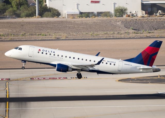 Embraer 175 (N630CZ)