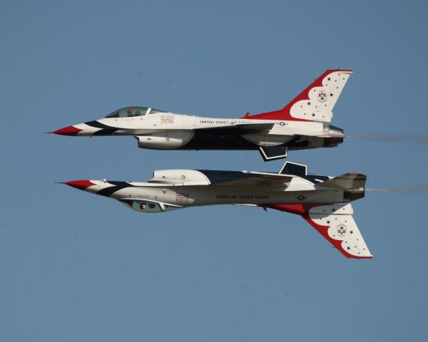 Lockheed F-16 Fighting Falcon —