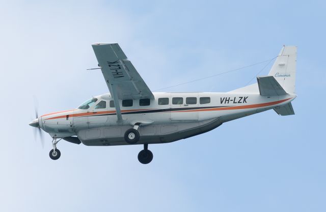 Cessna Caravan (VH-LZK) - RWY 14 arrival