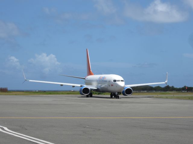 Boeing 737-800 (C-FFPH)