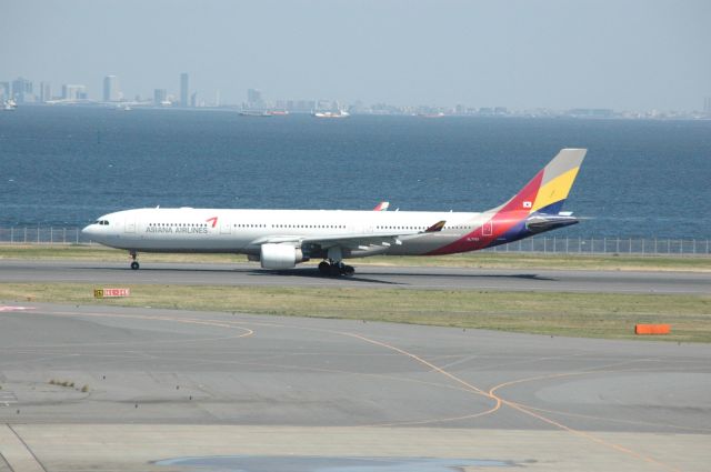 Airbus A330-300 (HL7793)