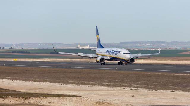 Boeing 737-700 (EI-EFC)