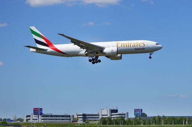 BOEING 777-200LR (A6-EFT) - Emirates Sky Cargo Boeing 777-F landing at AMS 13.36 hrs (GMT) 09May25