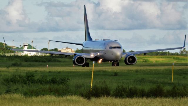 Boeing 737-800 (N3735D)