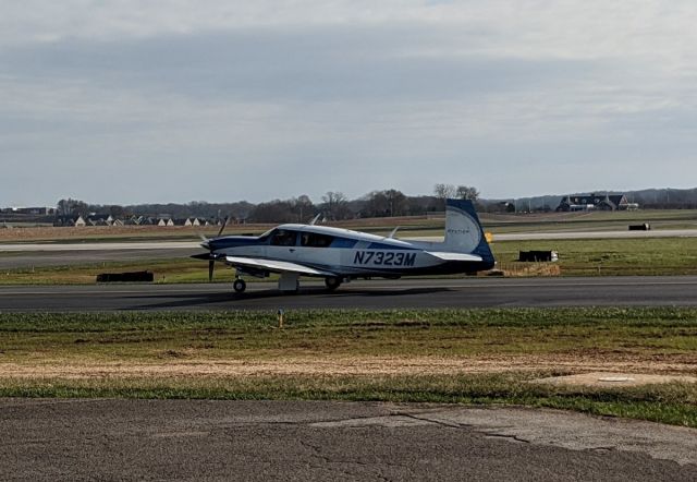 Mooney M-20 (N7323M)