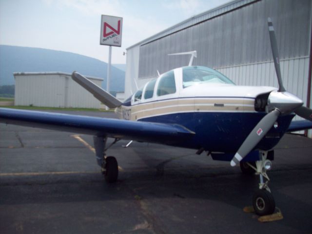 Beechcraft 35 Bonanza (N18287) - Beechcraft 35 Bonanza at Williamsport