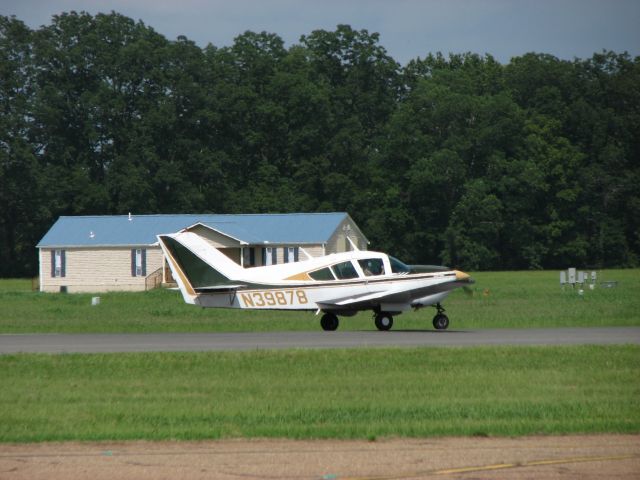 Beechcraft 19 Sport (N39878) - Take off runway 14