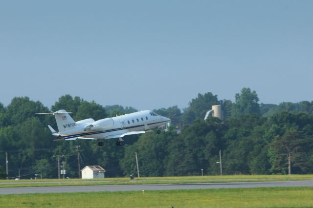 Learjet 60 (N797CS)