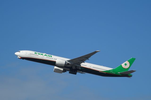 BOEING 777-300ER (B-16725)