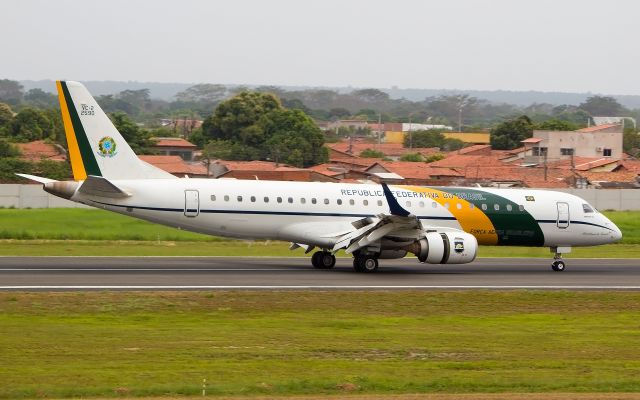 Embraer ERJ-190 (FAB2590)