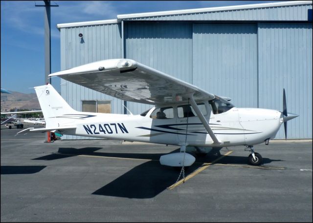 Cessna Skyhawk (N2407N)