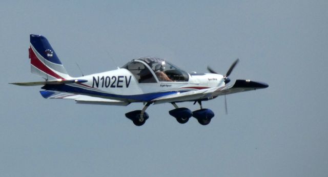 EVEKTOR SportStar (N102EV) - On final is this 2018 Evektor EV-97 Sportstar Plus in the Summer of 2021.