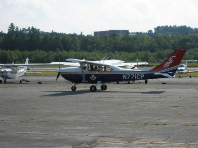 Cessna Skylane (N771CP) - Taxiing in after arriving on runway 14.