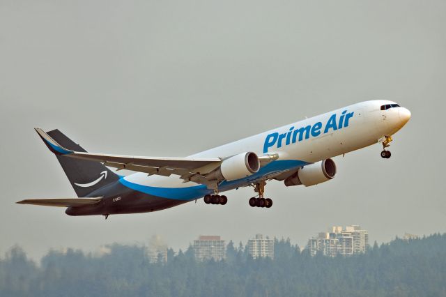 BOEING 767-300 (C-GAZI)