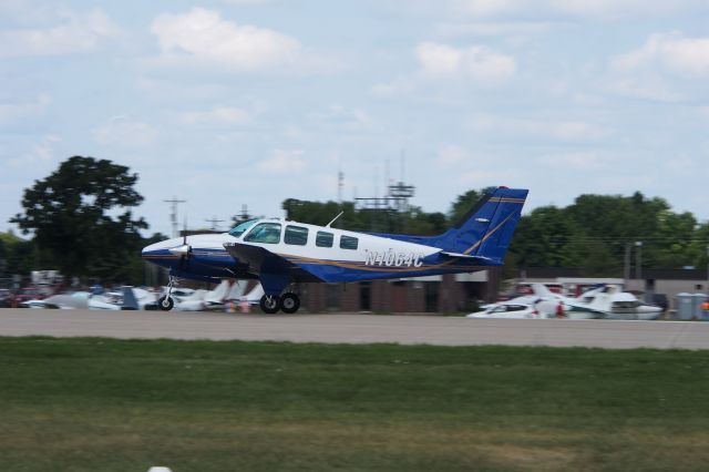 Beechcraft 55 Baron (N1064C)