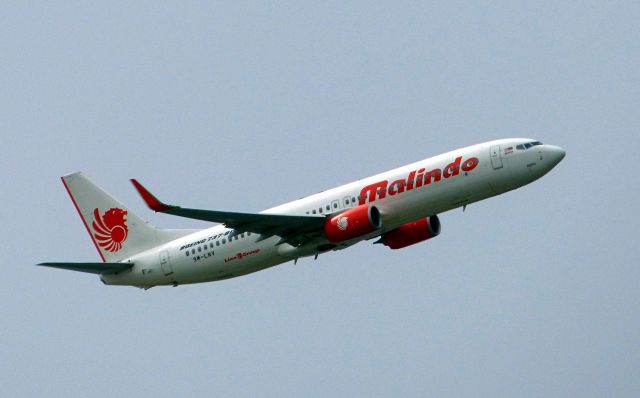 Boeing 737-700 (9M-LNV) - OVERCAST DAY  HENLEY BROOK WA. FLIGHT AT 2400FT. br /ABOUT TO MAKE RT TURN TOWARDS PERTH AIRPORT