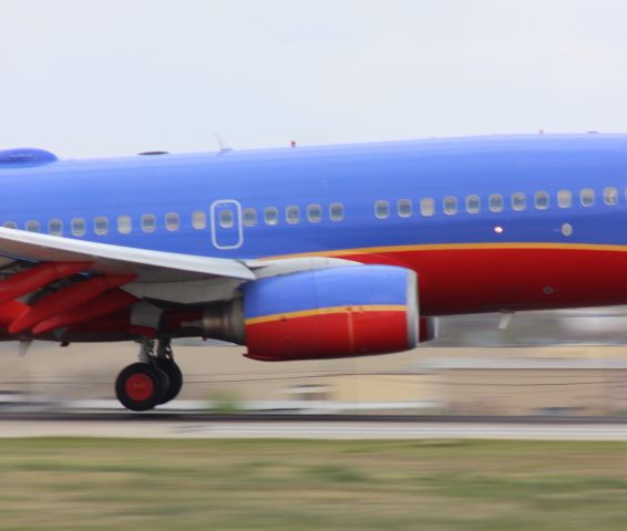 Boeing 737-700 —